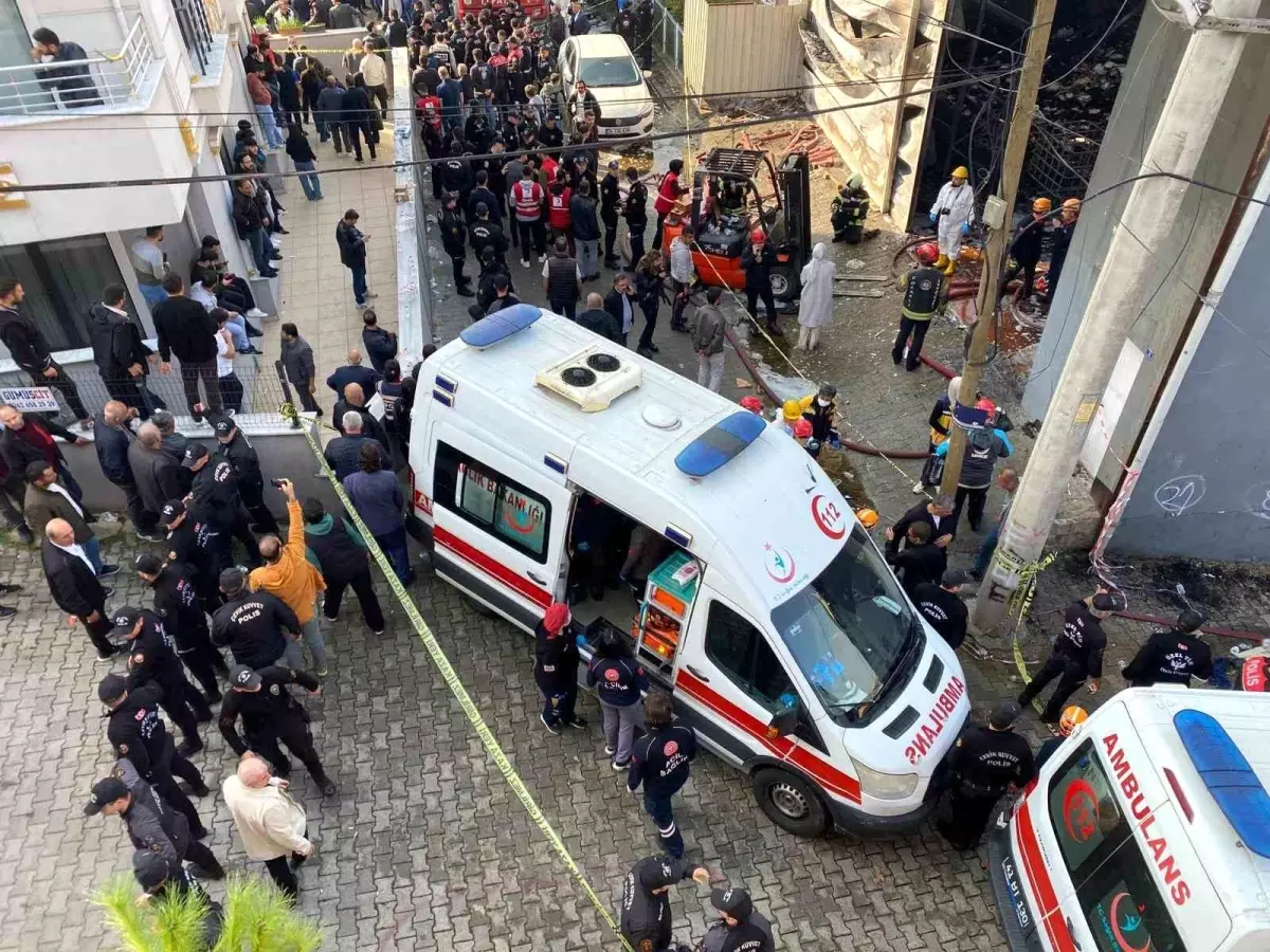 Parfüm deposundaki yangında hayatını kaybeden 6 kişinin kimlikleri belli oldu