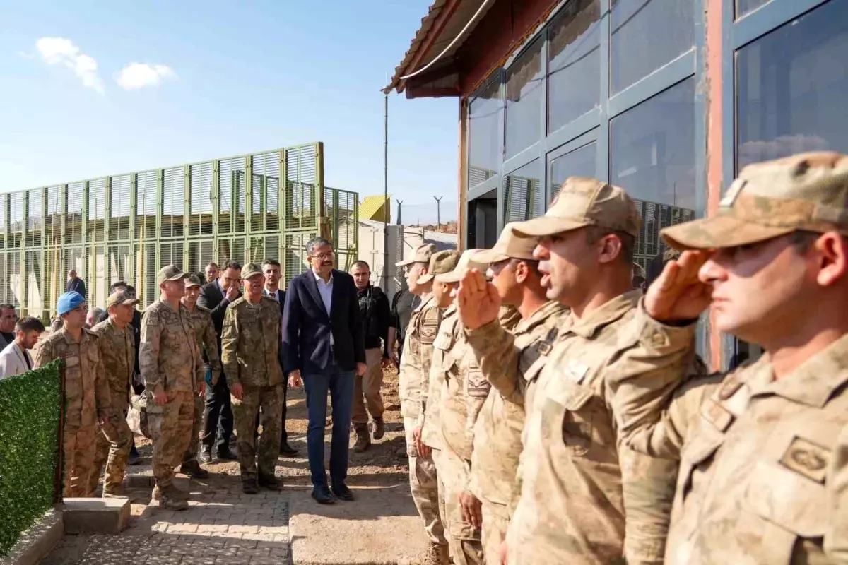 Hakkari\'de Askeri Üs Ziyareti