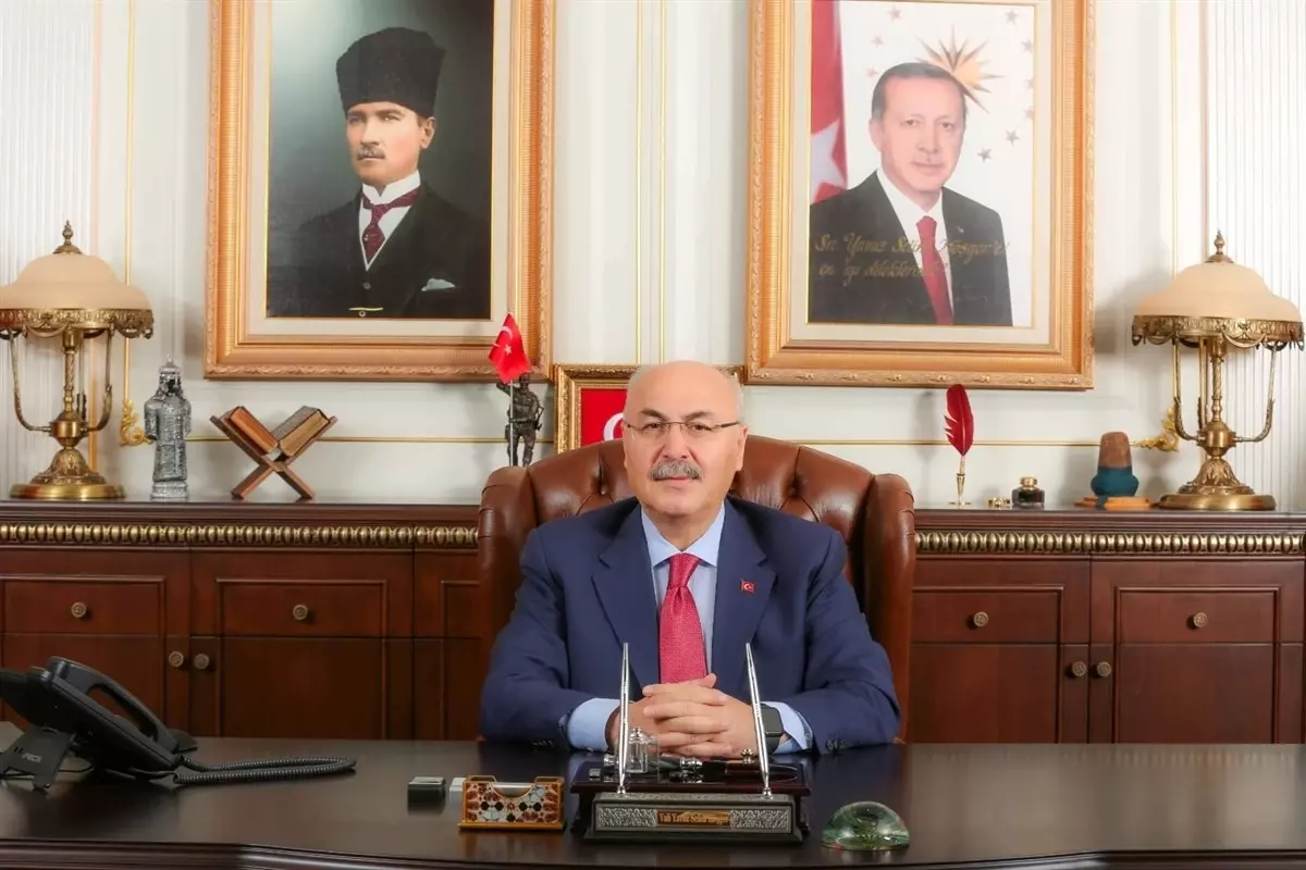 Adana Valisi Yavuz Selim Köşger\'den 10 Kasım Atatürk\'ü Anma Günü mesajı