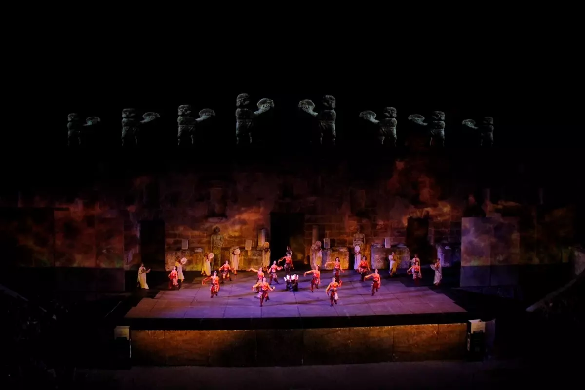 Anadolu Ateşi Aspendos\'ta Büyüledi