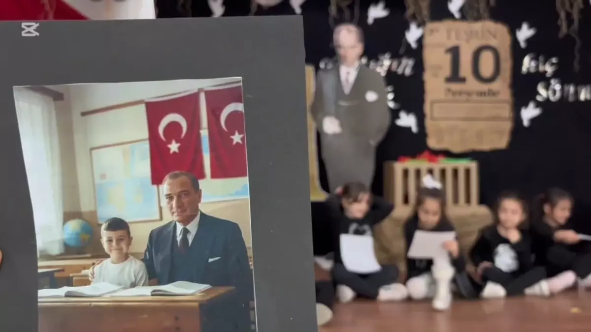 Öğrencilerden Atatürk ile Fotoğraf Sürprizi