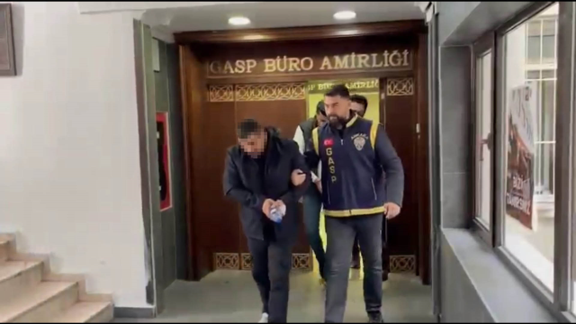 Ankara'da Eğlence Mekanında Kavga Sonrası Ateş Açma Olayı: 3 Gözaltı Ankara'da Eğlence Mekanında Kavga Sonrası Ateş Açma Olayı: 3 Gözaltı