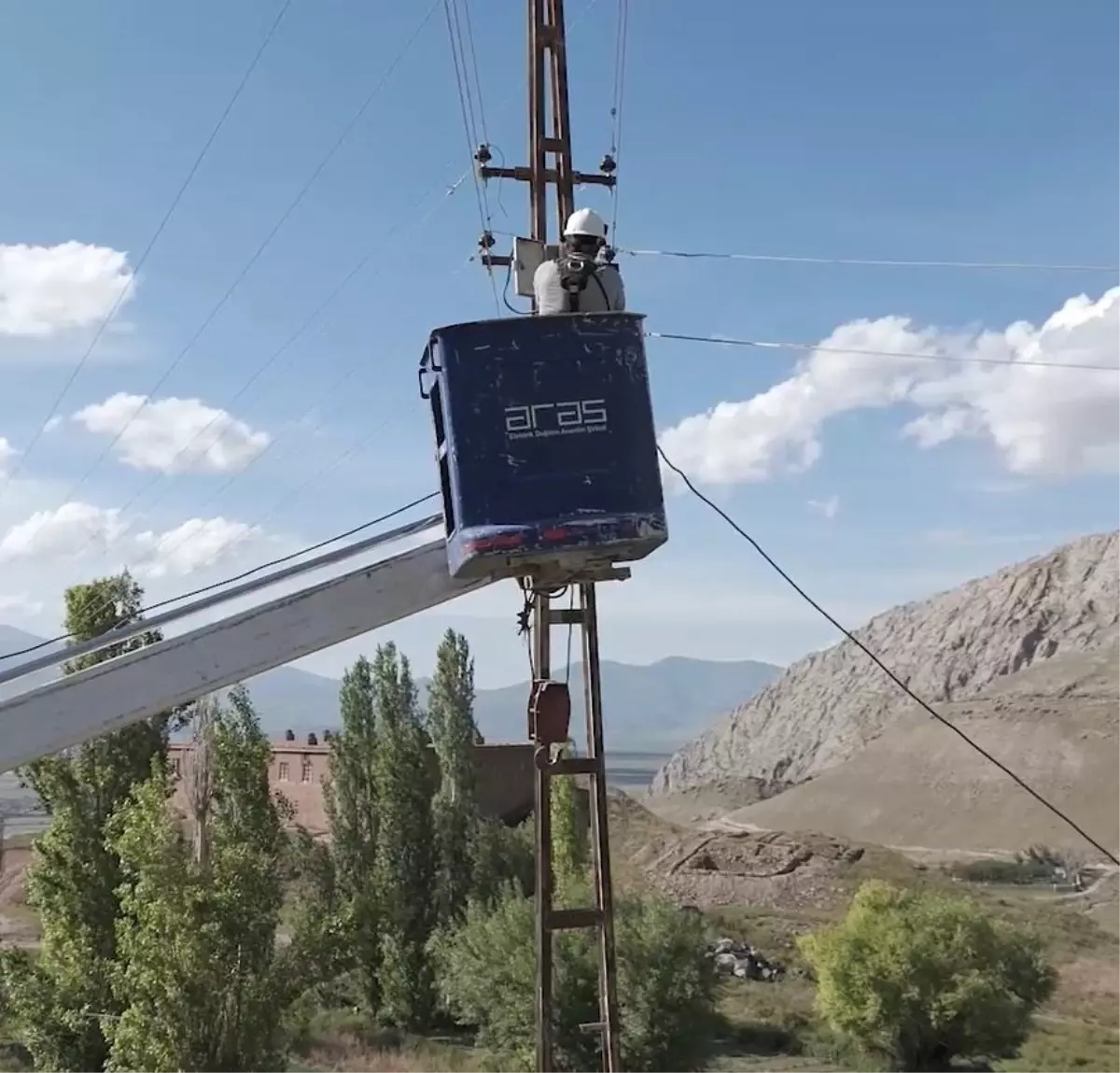 Aras Elektrik, Doğubayazıt\'ta Yatırımlara Devam Ediyor