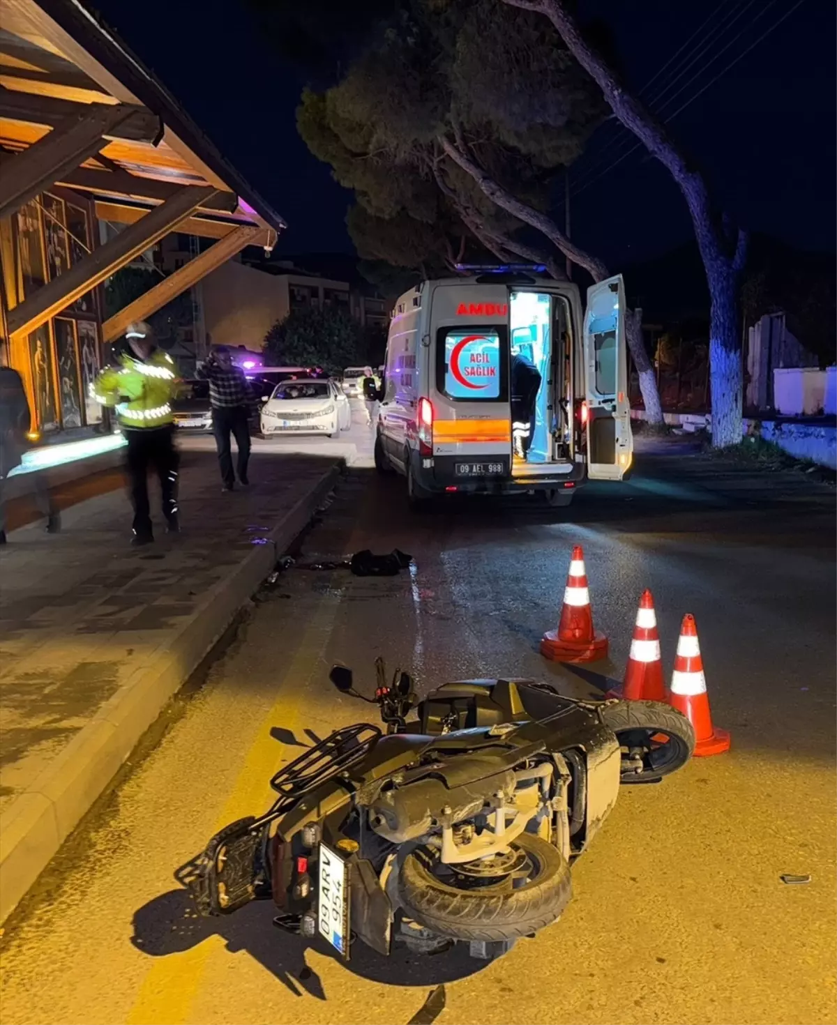 Motosiklet Kaldırıma Çarptı, Sürücü Ağır Yaralandı