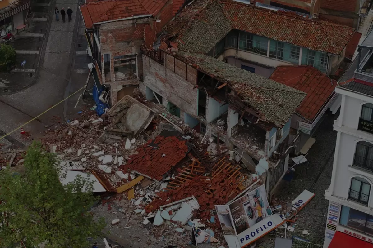 Sındırgı\'da korkutan deprem! Sarsıntı İstanbul\'da da hissedildi