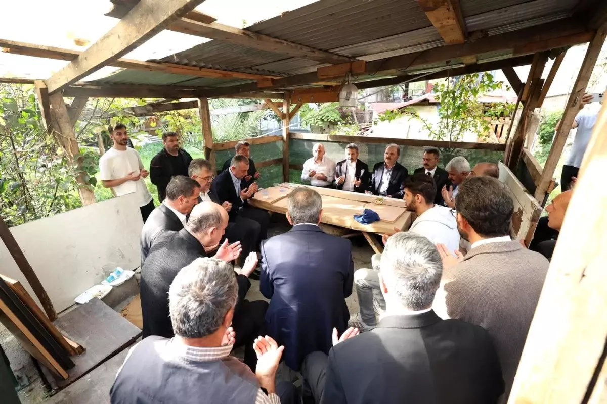 Kocaeli Büyükşehir Belediye Başkanı, Yangında Hayatını Kaybedenlerin Ailelerine Taziye Ziyareti Gerçekleştirdi