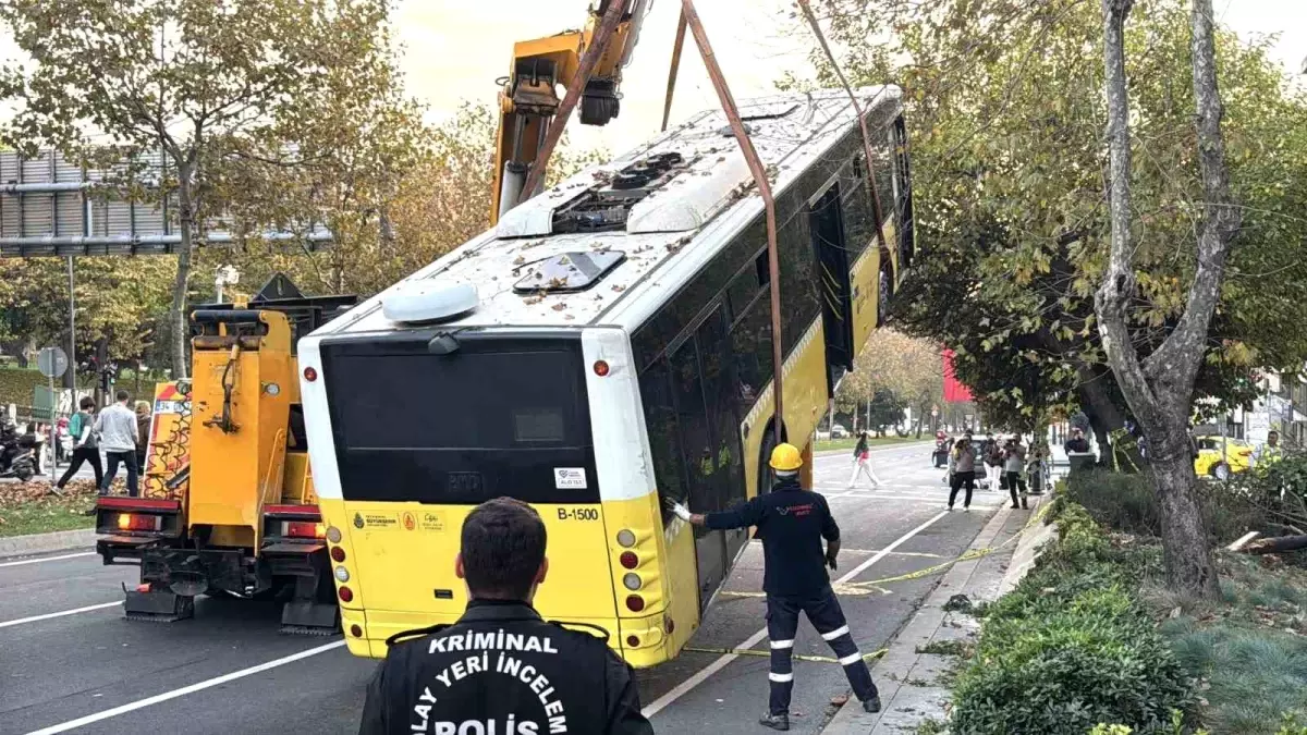 Beşiktaş\'ta Kalp Krizi Geçiren Şoför Hayatını Kaybetti