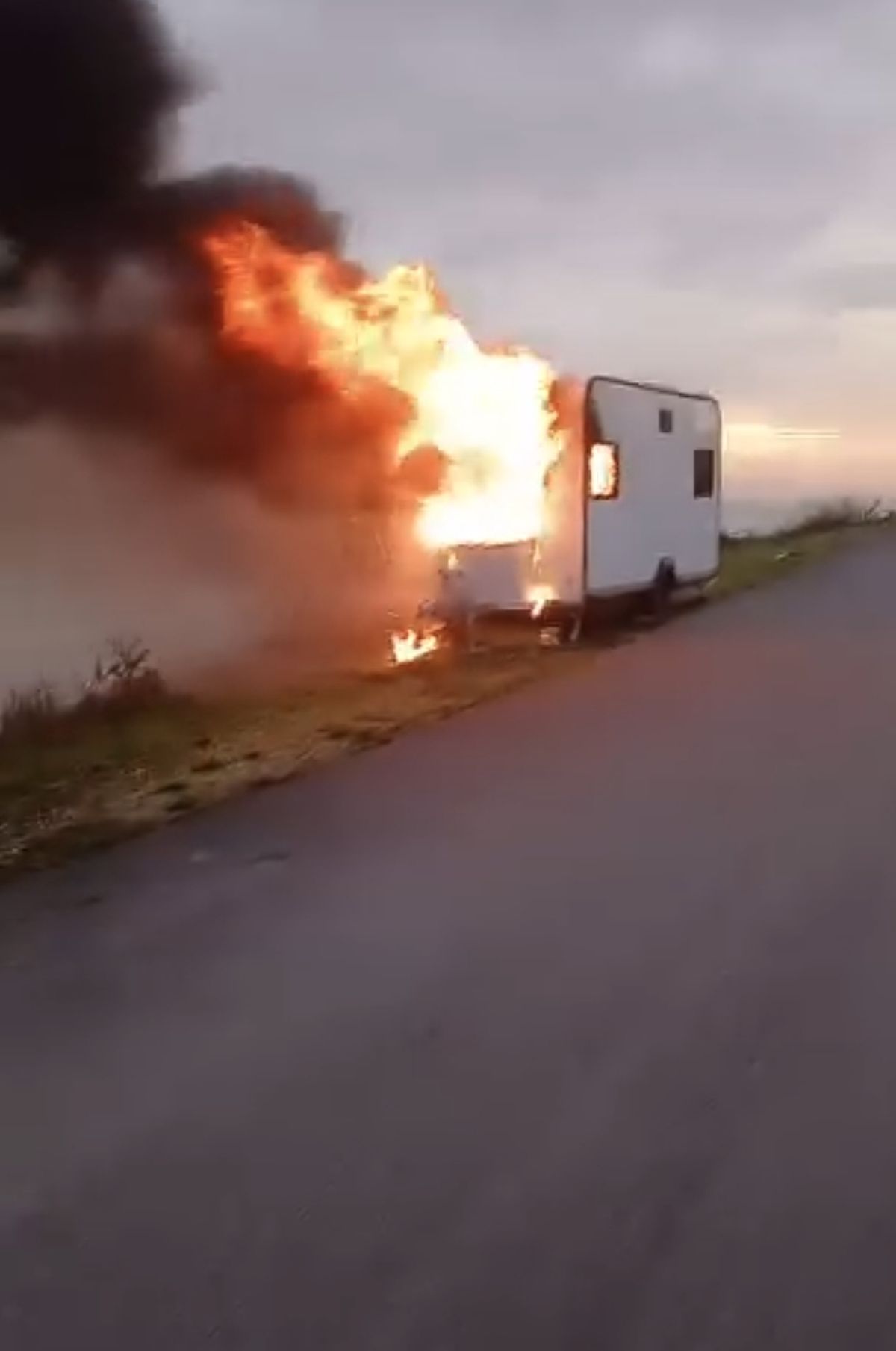 Çatalca\'da Karavan Yangını