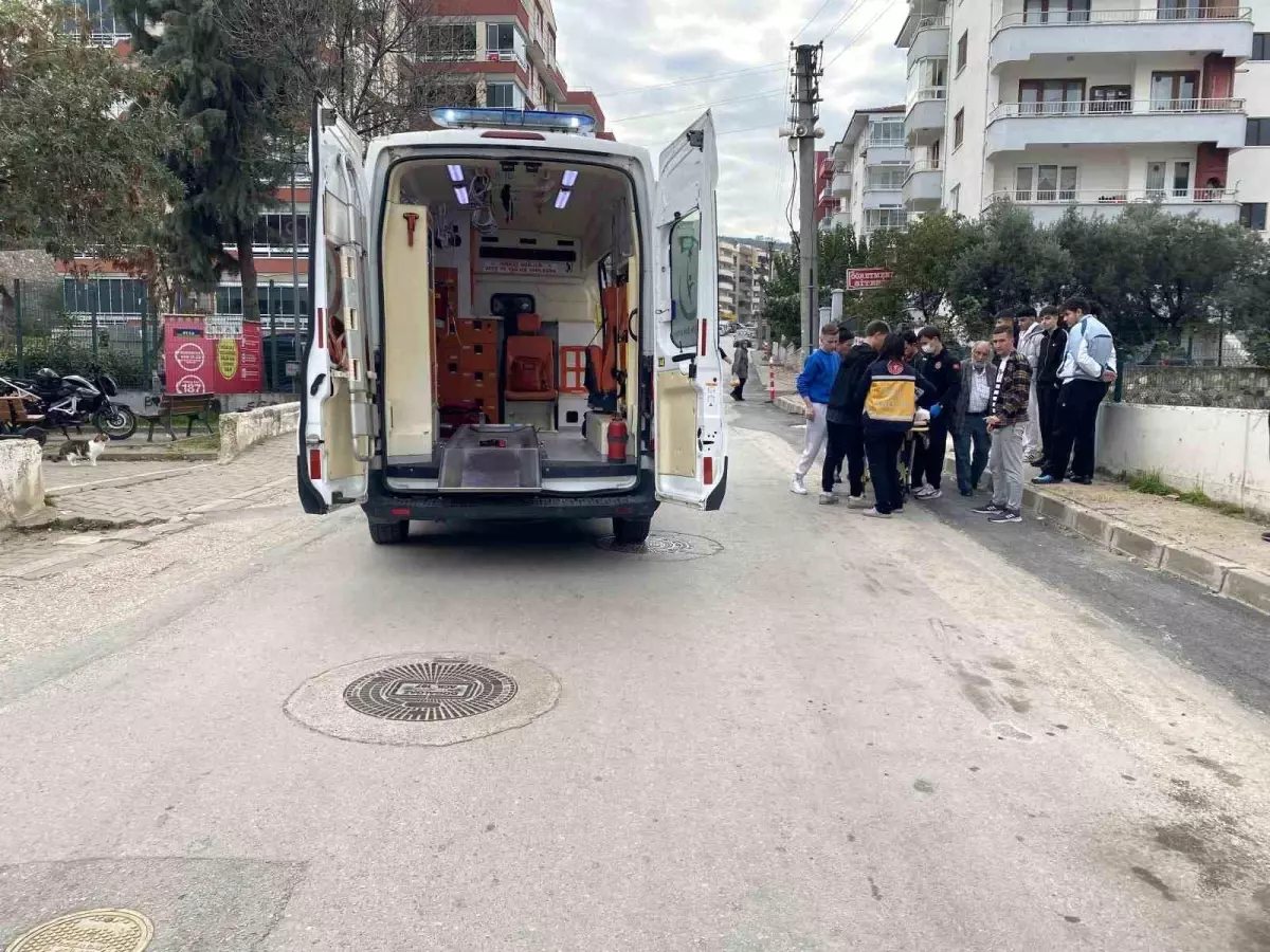 Mudanya\'da Çöp Kamyonu Düşen Adama Çarptı