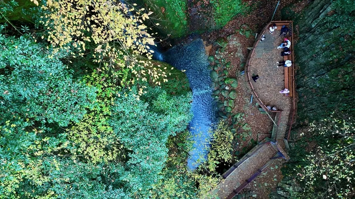 Aktaş Şelalesi Sonbahar Güzellikleriyle Doğaseverleri Bekliyor