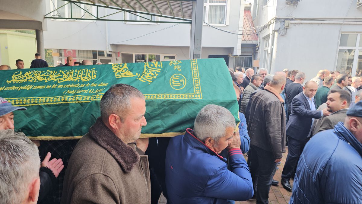 Zonguldak\'ta Bıçakla Öldürülen Yaşlı Adam Defn edildi
