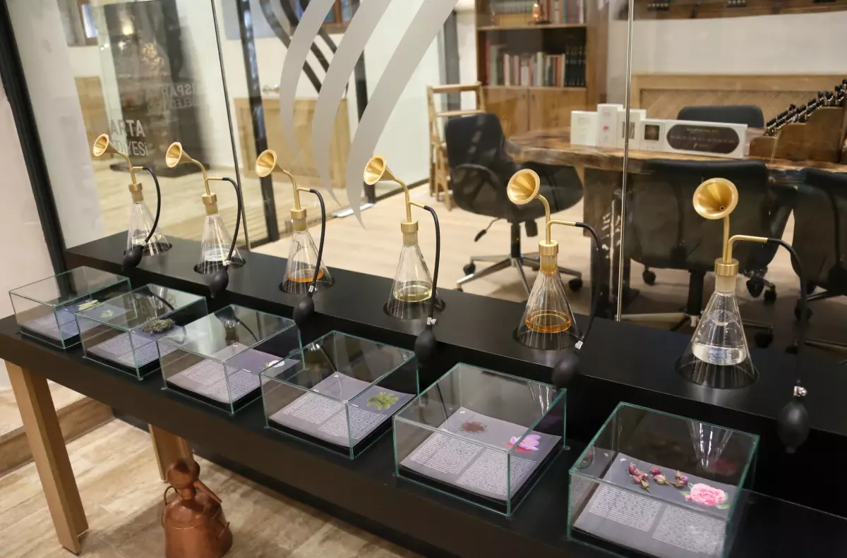 Isparta\'da Dünyanın İlk Koku Müzesi