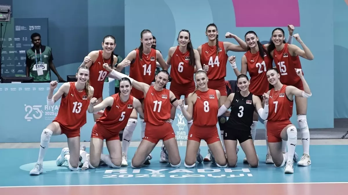 Kadın Voleybol Takımımız Üçte Üç Yaptı