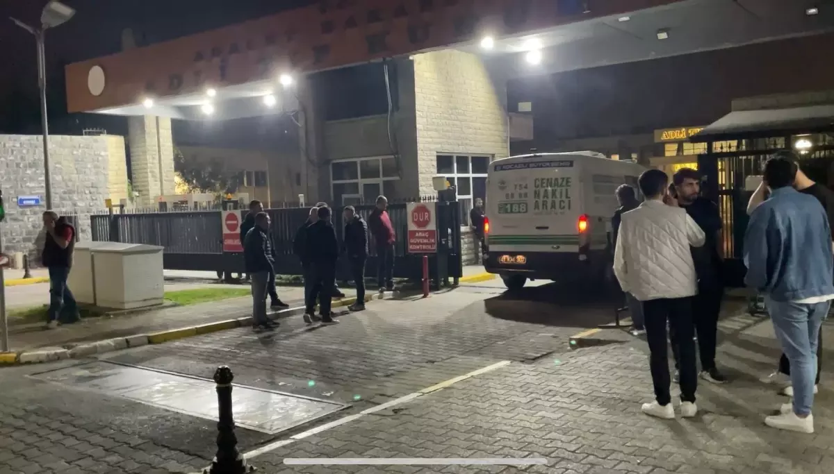 Fabrika yangınında hayatını kaybedenlerin cenazeleri Adli Tıp Kurumu\'ndan alındı