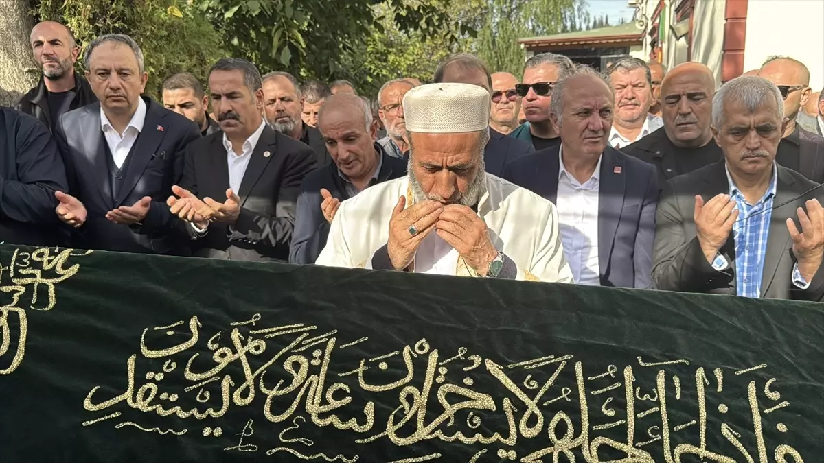 Dilovası\'ndaki Yangında 6 Kişi Defnedildi