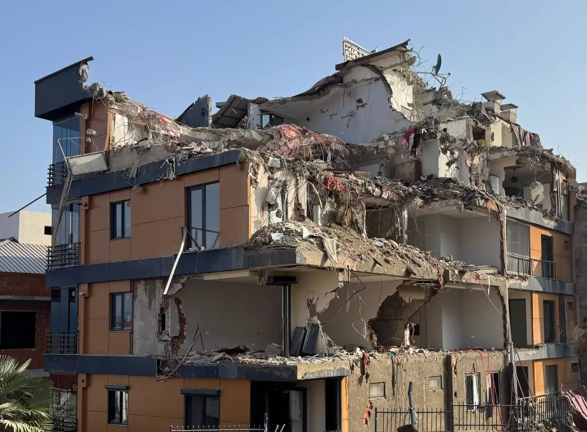 Ordu\'da Riskli Bina Yıkılıyor