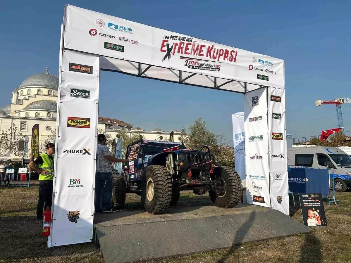 Pendik\'te Aksiyon Dolu Off-Road Yarışları