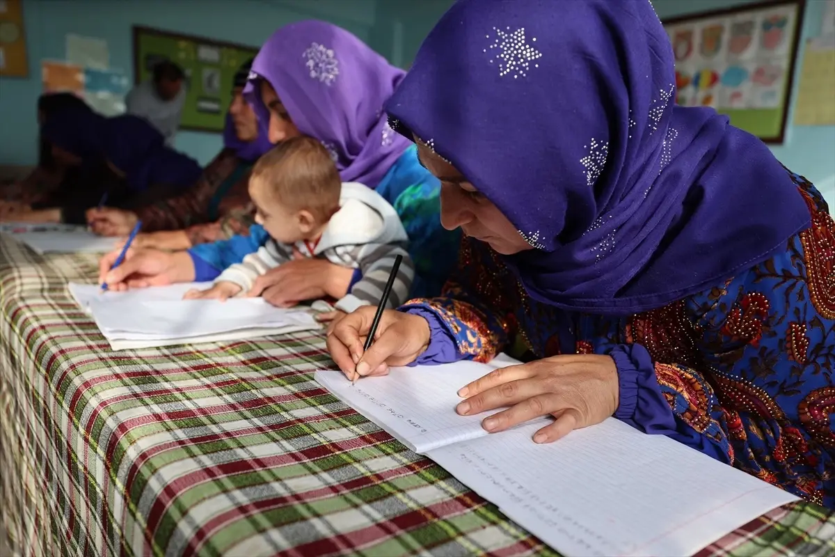 Kırsalda Kadınlar İçin Okuma Seferberliği