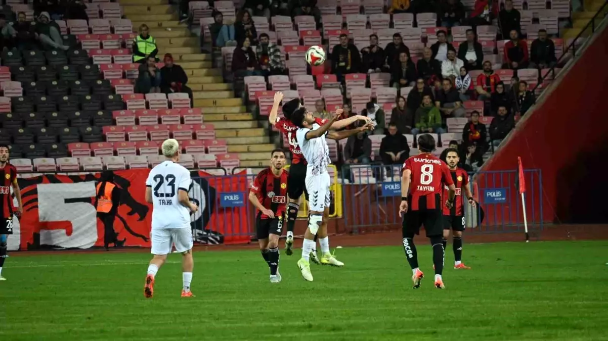 Eskişehirspor, Söke\'yi 2-0 Geçti