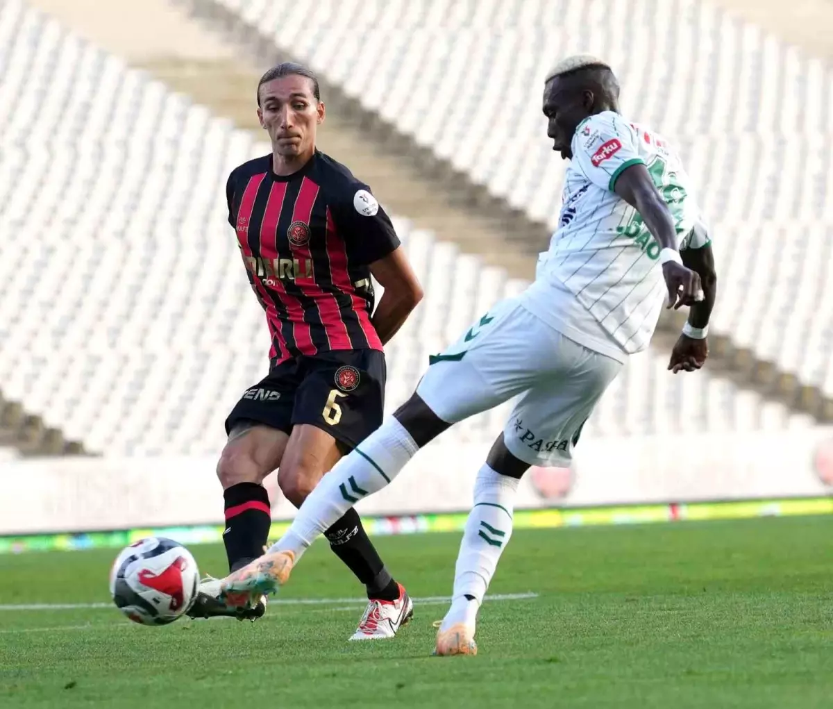 Karagümrük, Konyaspor\'u 2-0 Mağlup Etti