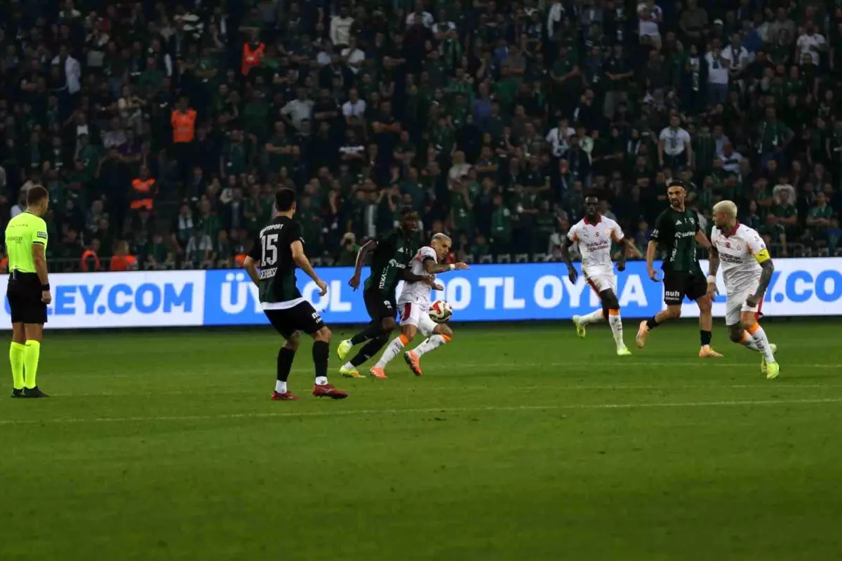 Kocaelispor 1-0 Galatasaray: İlk Yarı Sonucu