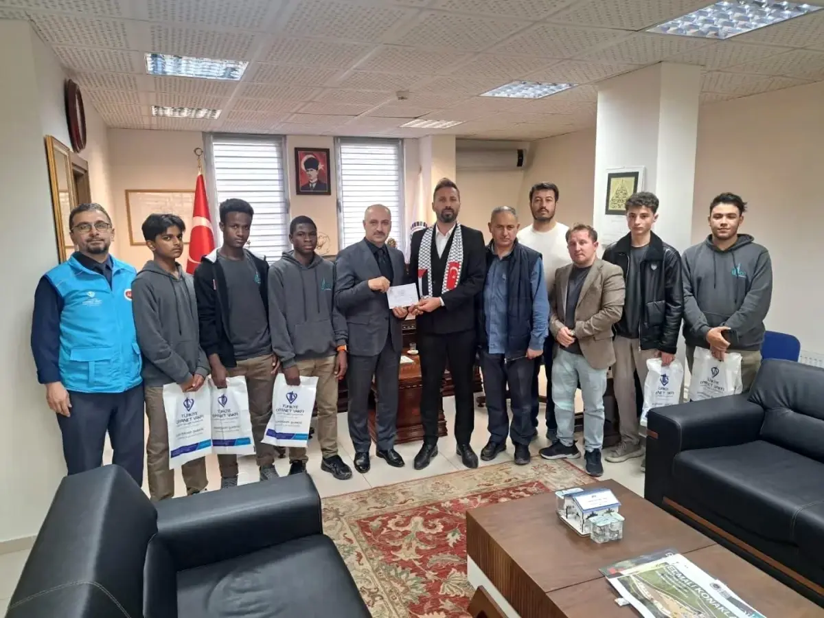 Öğrencilerden Filistin İçin Hayır Panayırı