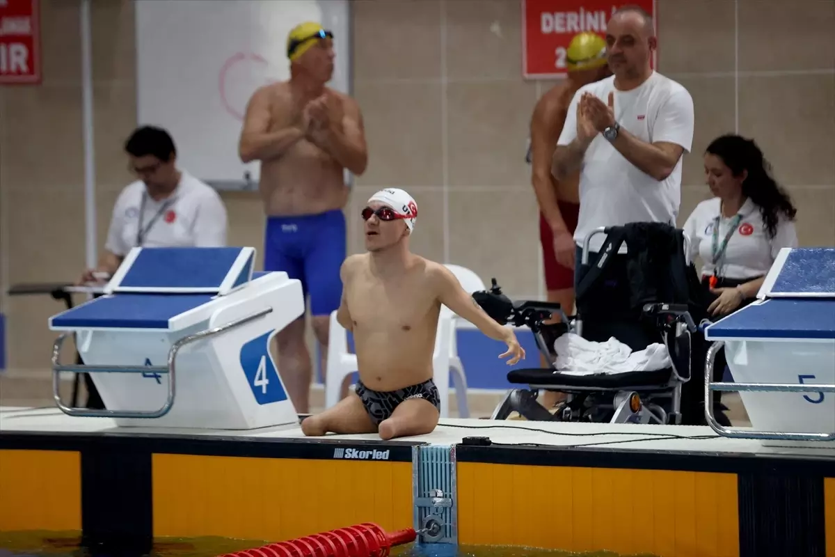 Kırklareli\'nde Yüzme Şampiyonası Devam Ediyor