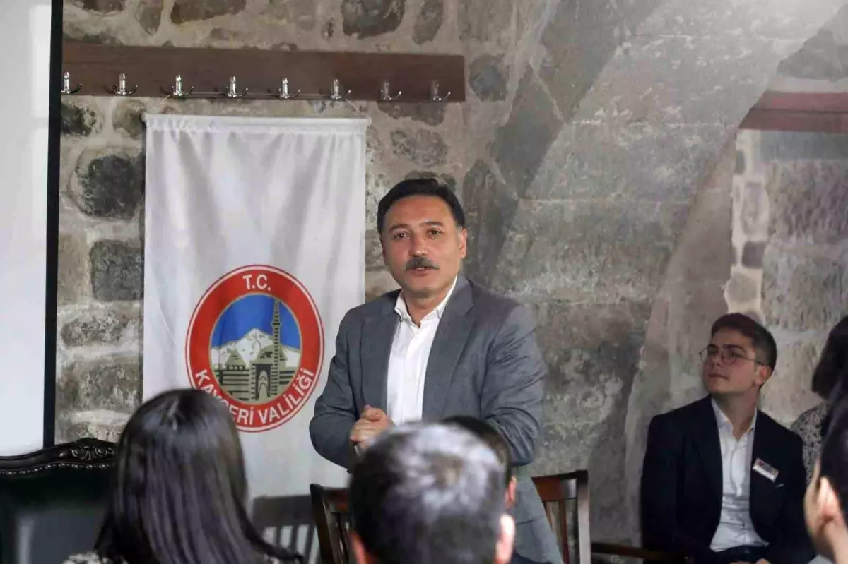 Mektep Melikgazi\'de Kariyer Söyleşileri Devam Ediyor