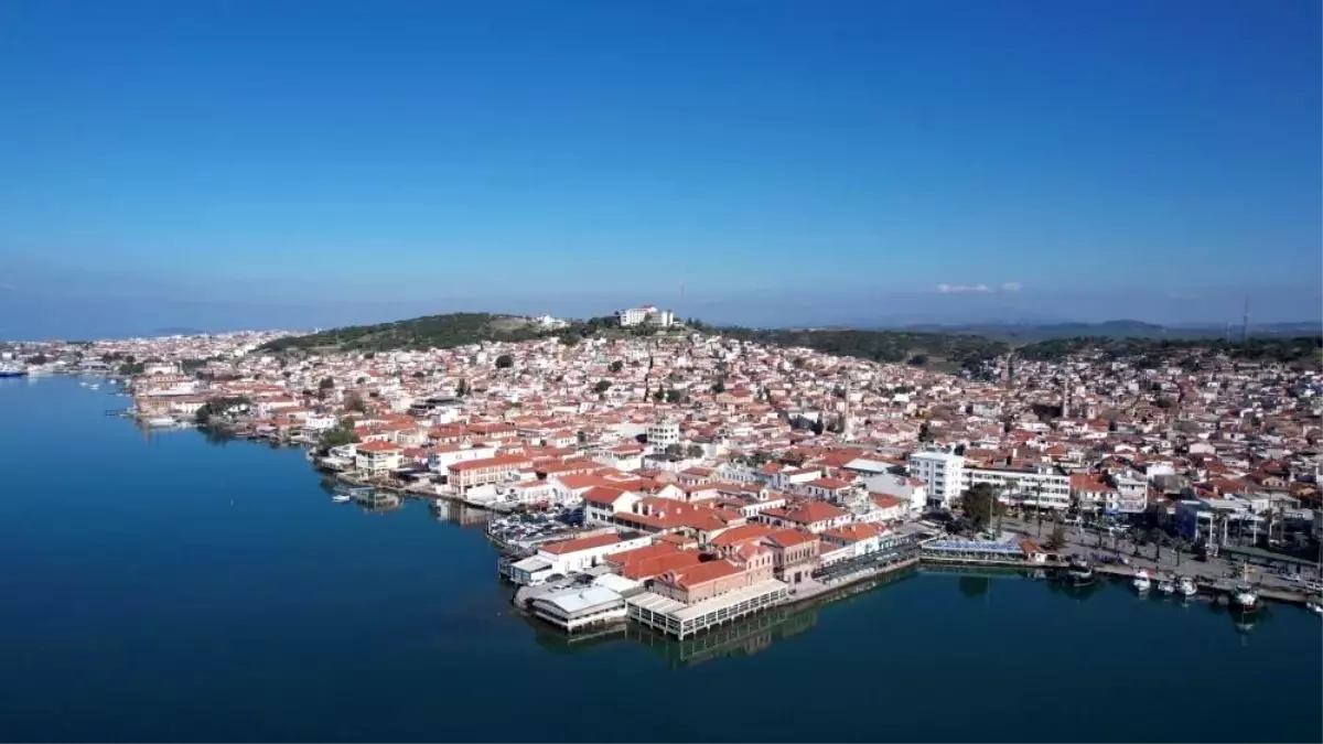 Ayvalık\'ta Ara Tatil Yoğunluğu