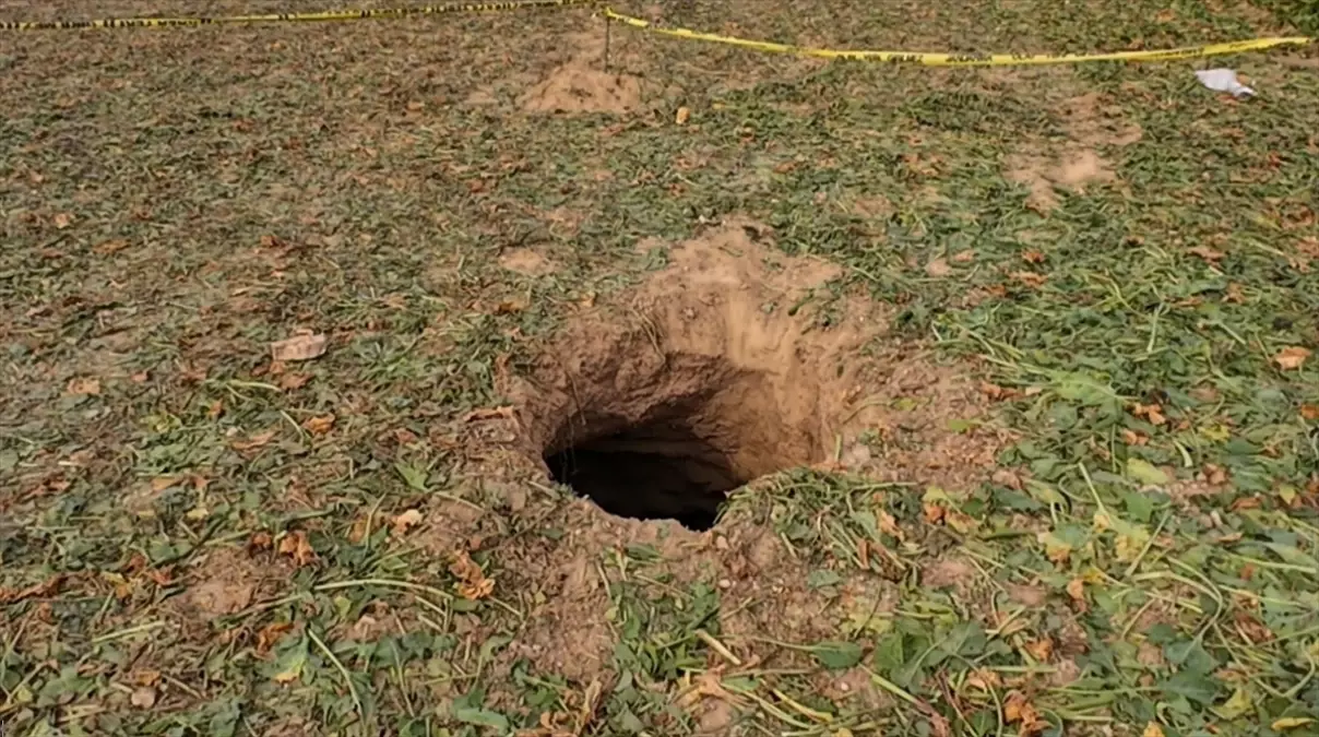 Sultanhanı\'nda Obruk Oluştu