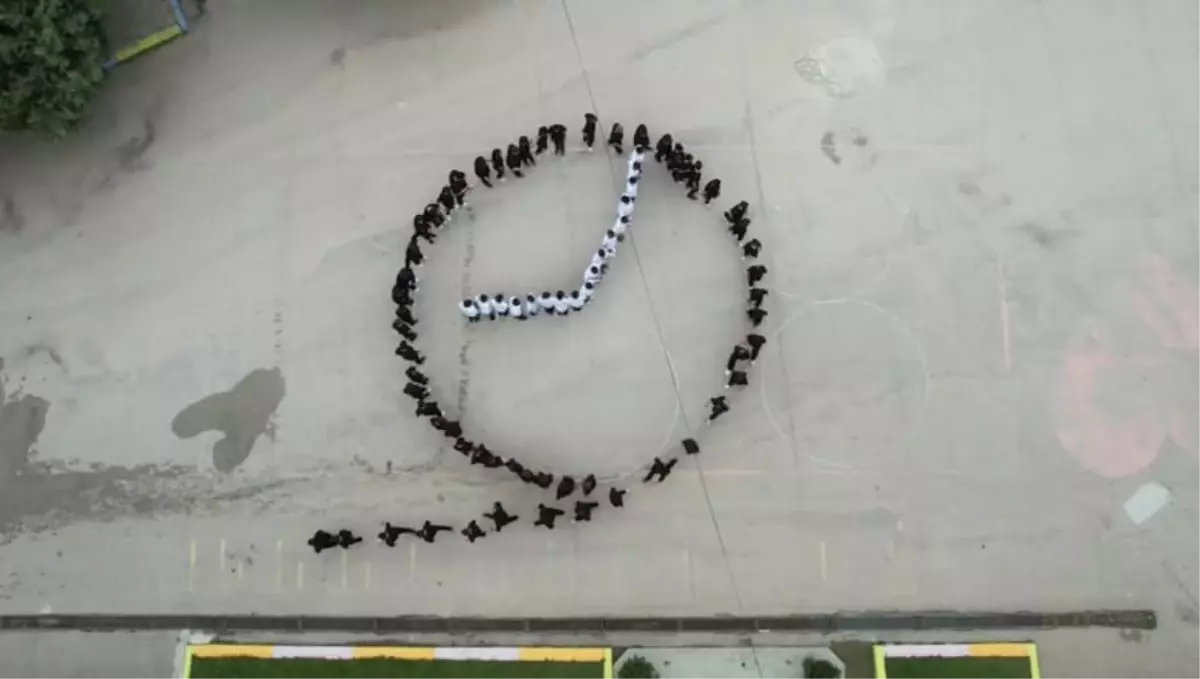 Atatürk\'ü 300 Öğrenci ile Andılar