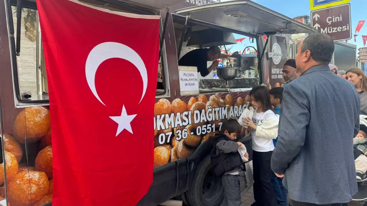 İznik\'te Atatürk İçin Lokma Dağıtıldı