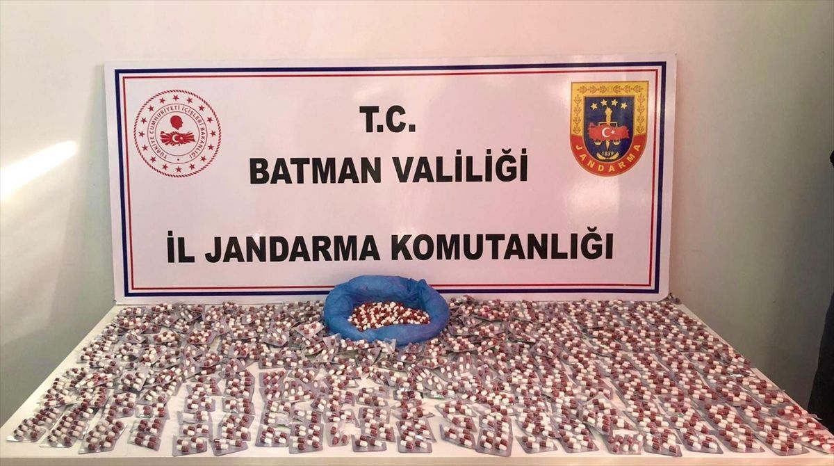 Batman\'da Uyuşturucu Operasyonu: 2 Bin Hap Ele Geçirildi