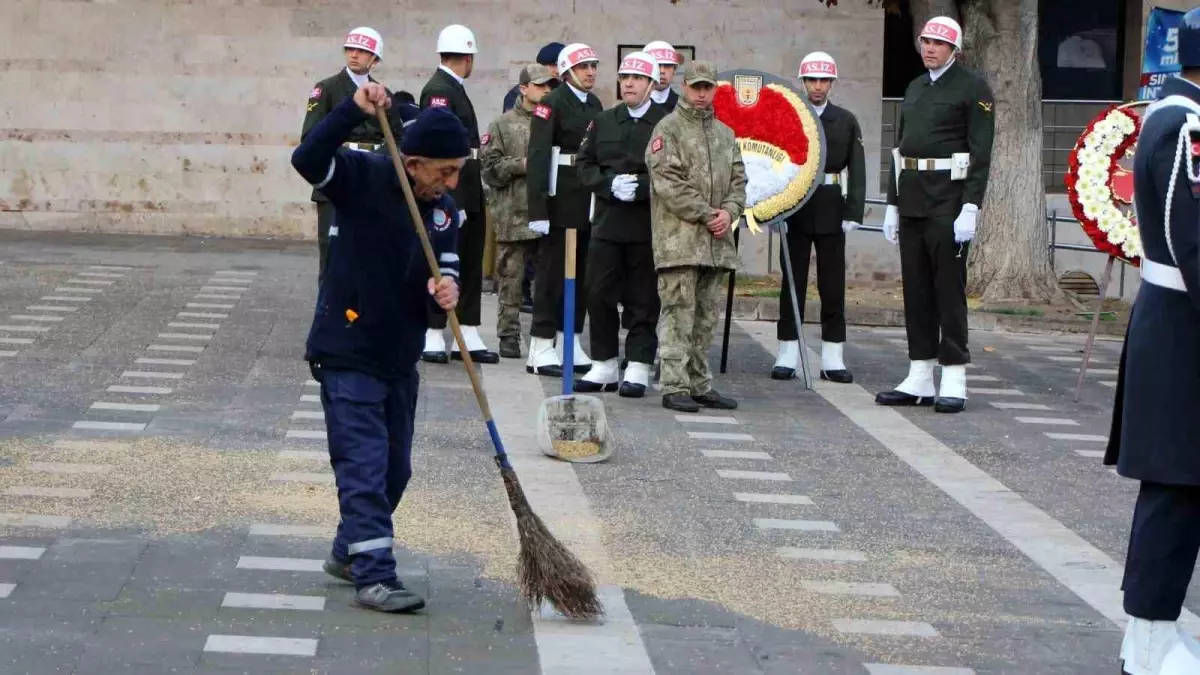 Temizlik İşçisi Kemal Yıldırım\'dan Örnek Davranış