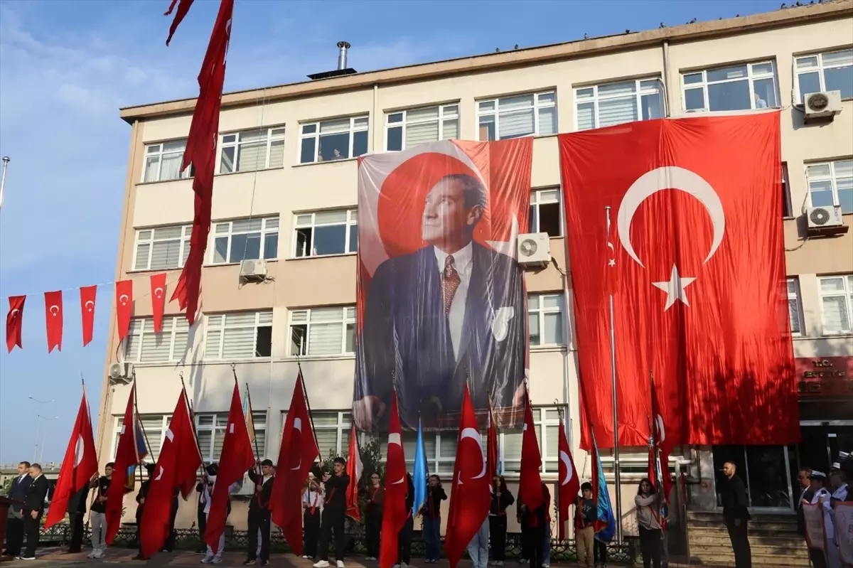 Büyük Önder Atatürk ebediyete intikalinin 87. yılında Giresun\'un ilçelerinde anıldı