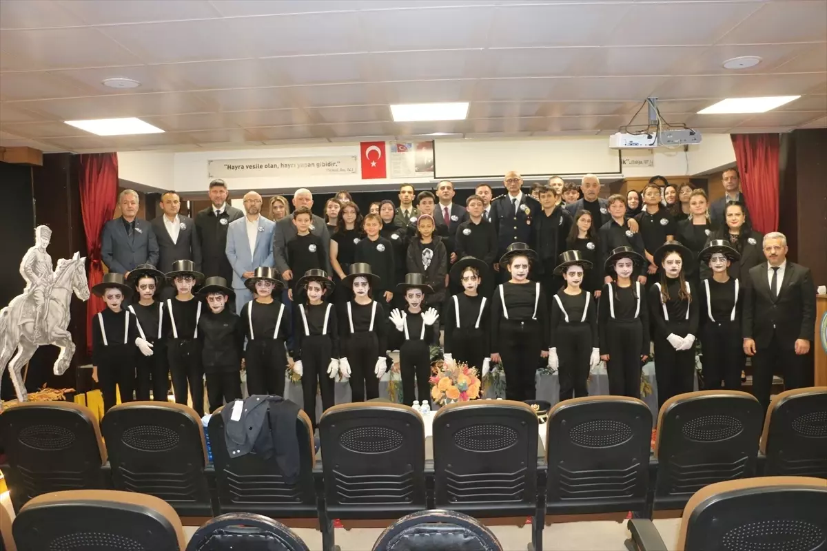 Atatürk, Of\'ta Anıldı