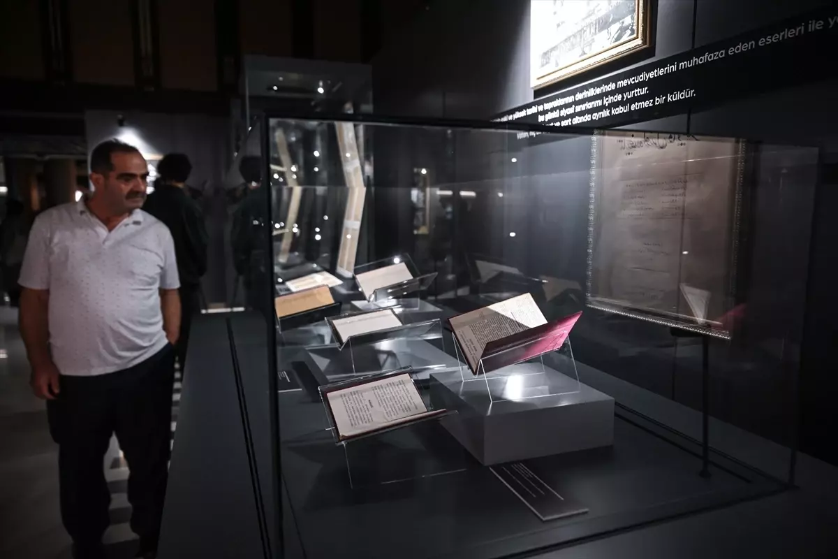 Atatürk\'ün Kitap Dünyası Sergisi Açıldı