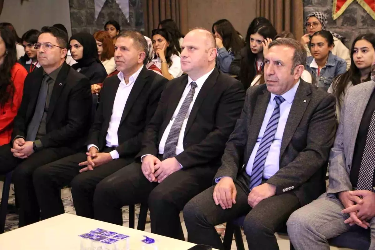 Diyarbakır\'da "Maziden Atiye" programı düzenlendi