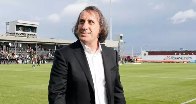 Eyüpspor Başkanı Murat Özkaya, bahis soruşturması kapsamında tutuklandı Eyüpspor Başkanı Murat Özkaya, bahis soruşturması kapsamında tutuklandı