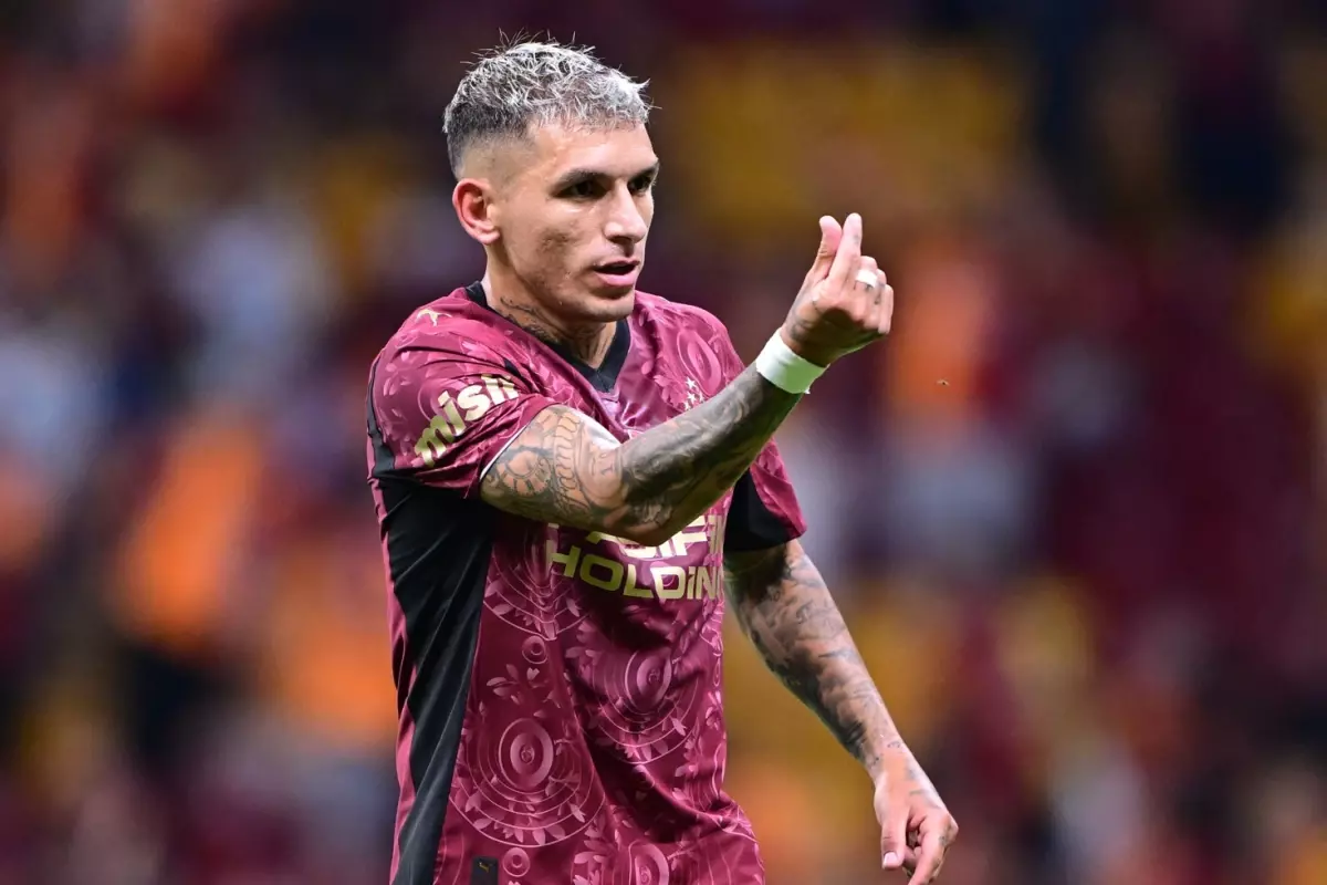 Galatasaraylı taraftarlara Lucas Torreira\'dan müjdeli haber