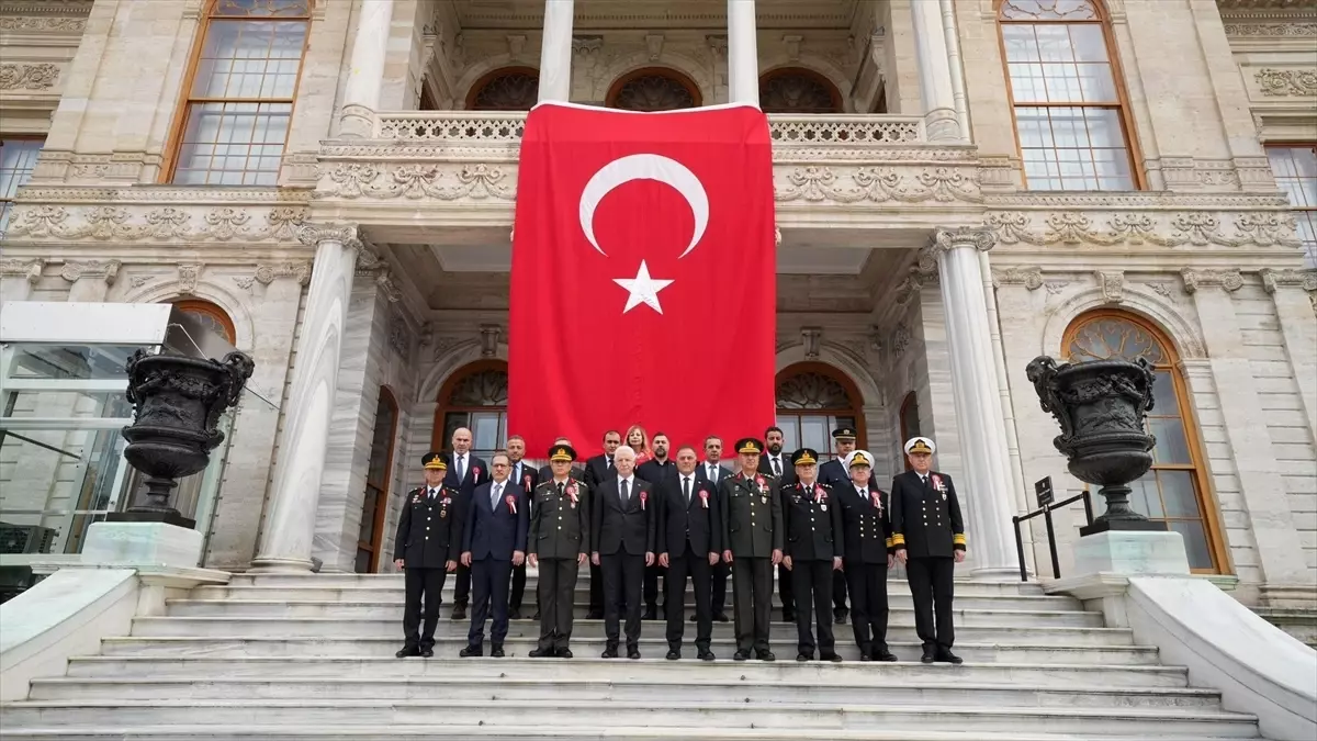 Atatürk\'e Saygı Ziyareti