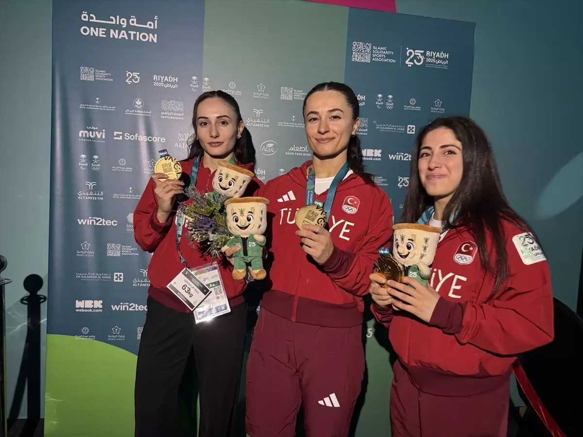 Halterde 9 Altın Madalya, Atatürk\'e Armağan