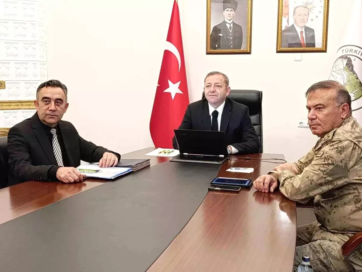 Kars\'ta Asayiş Toplantısı