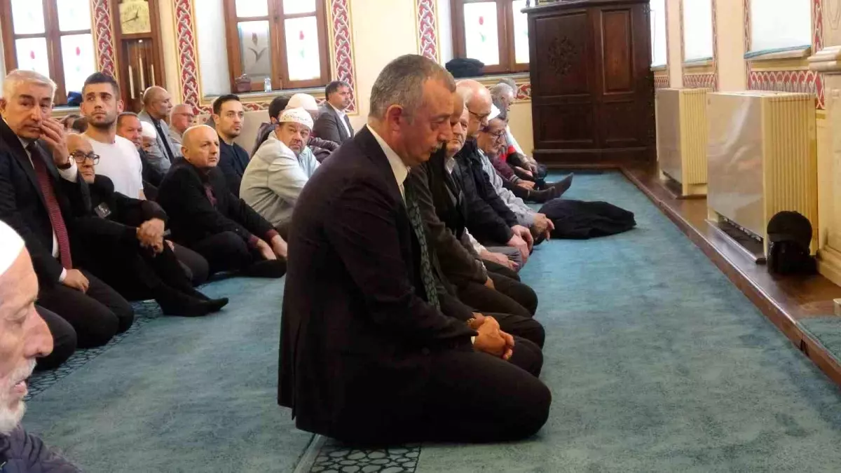 Kocaeli\'de Atatürk İçin Mevlit Okundu