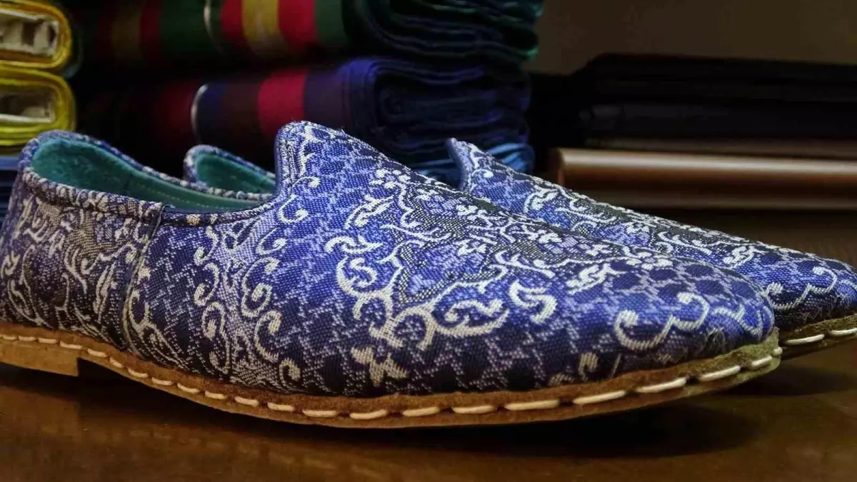 Kutnu Kumaşına Gençlerden Yoğun İlgi