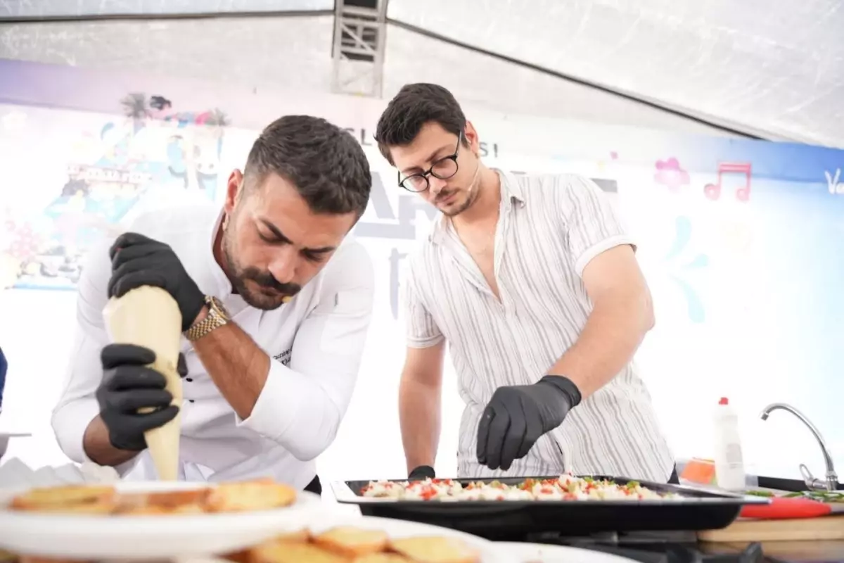 MasterChef yıldızları Tarsus Festivali\'nde geleneksel tatlara modern dokunuş yaptı