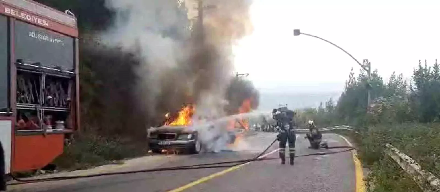 Kartepe\'de Otomobil Yangını