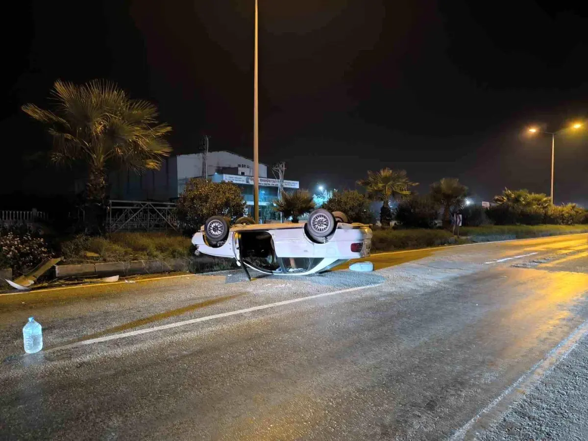 Hatay\'da Takla Atan Otomobilde Sürücü Yaralandı