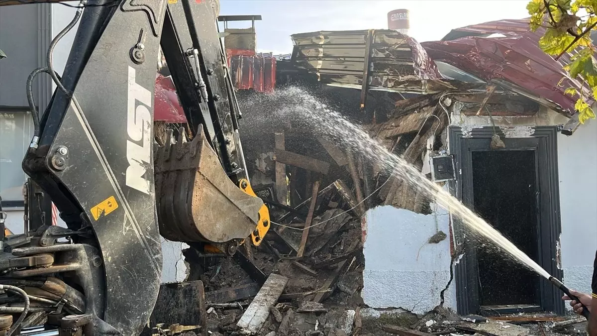 Artova\'da Yangın: Tek Katlı Ev Kül Oldu