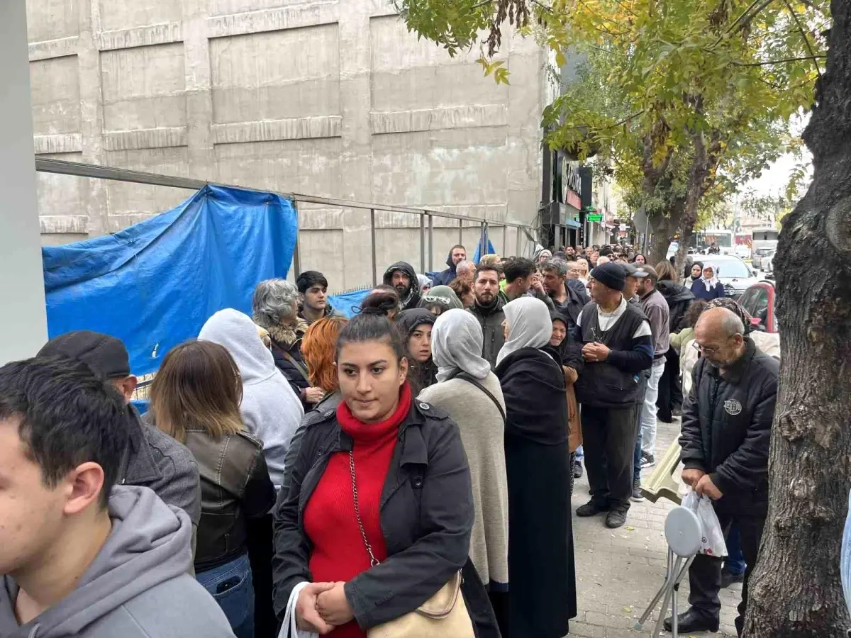 Eskişehir\'de Yüzyılın Konut Projesi Kuyruğu